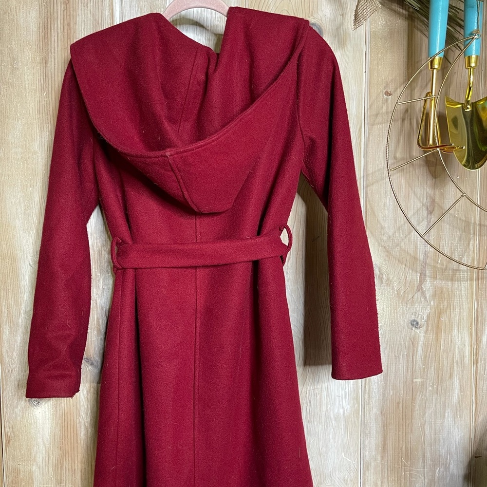 LITTLE RED RIDING HOOD COAT - Picture 3 of 6
